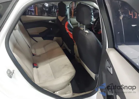 2017 Ford Focus Se z USA, uszkodzony, nr VIN 1FADP3F21HL303635